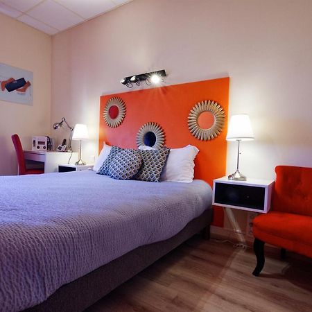 Logis Hotel Le Bocage Montmarault Exteriör bild